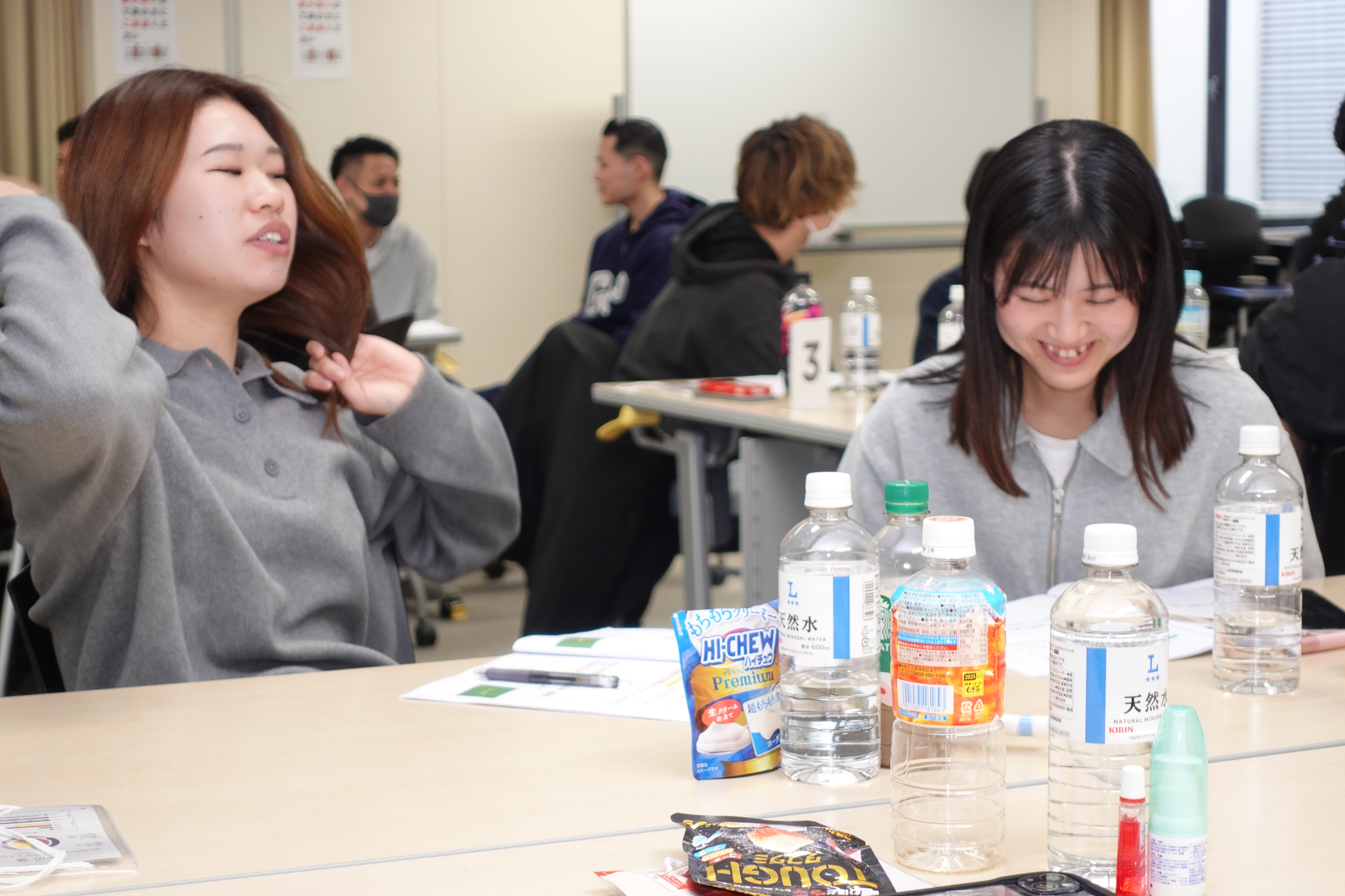 ソフネットジャパンで働くスタッフの様子