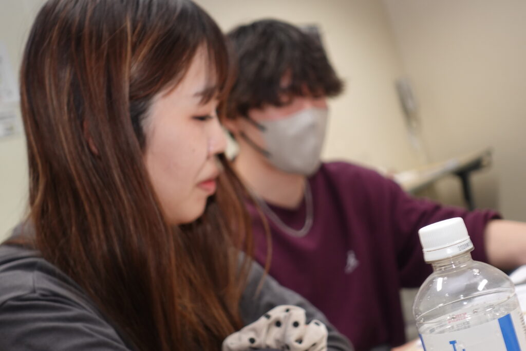 ソフネットジャパンで働くスタッフの様子