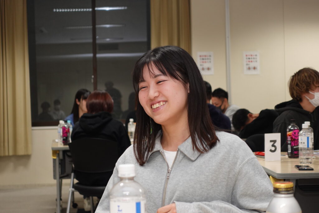 ソフネットジャパンのスタッフ同士が関わる様子