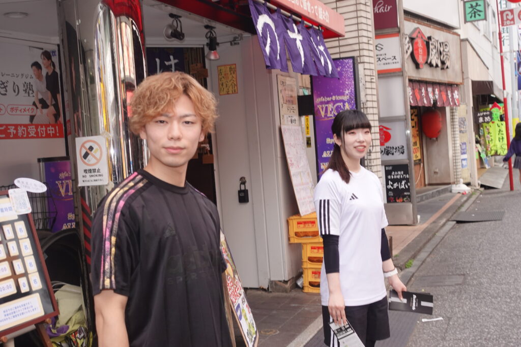 ソフネットジャパンの職場で働くスタッフの様子