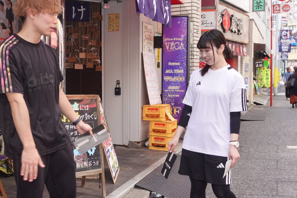 Dr.stretch大宮そごう店で働くトレーナーの様子