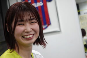 研修で技術を学ぶストレッチトレーナーの様子