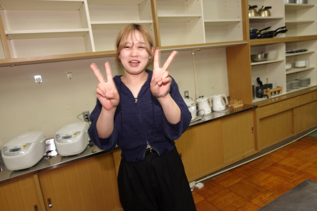 店舗で働くソフネットジャパンのスタッフ