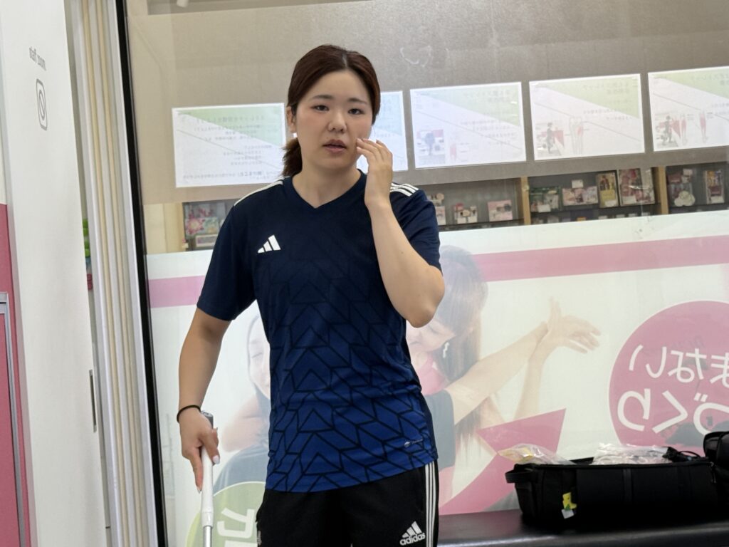 Dr.stretch大宮店の阿部トレーナーの接客風景
