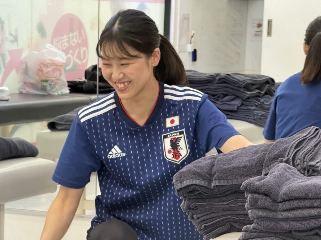 仲間と関わりながら働くDr.stretchスタッフ