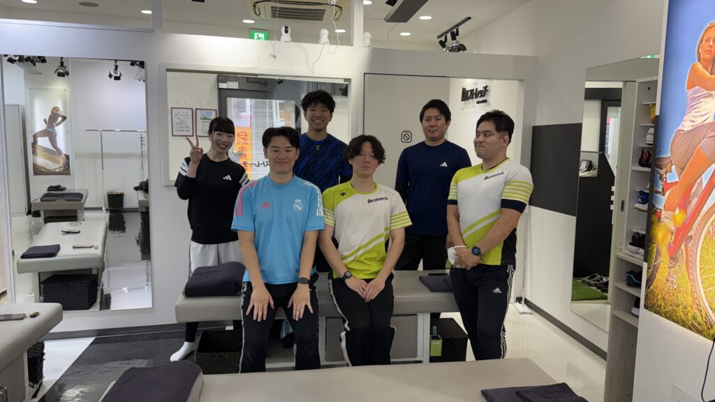 所沢店で行われた特別朝礼の様子