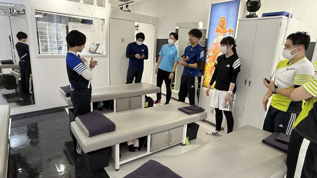 所沢店のスタッフ同士で行うロープレ