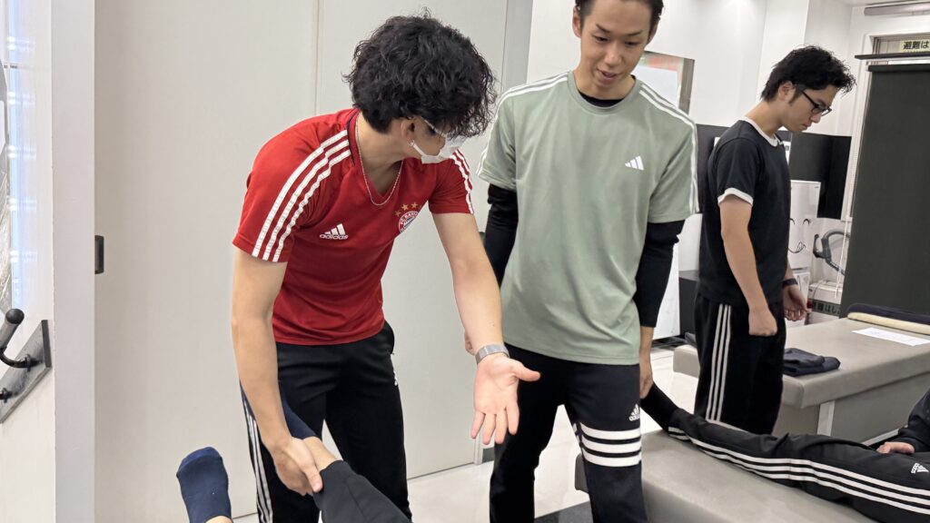 お客様と向き合うストレッチトレーナー