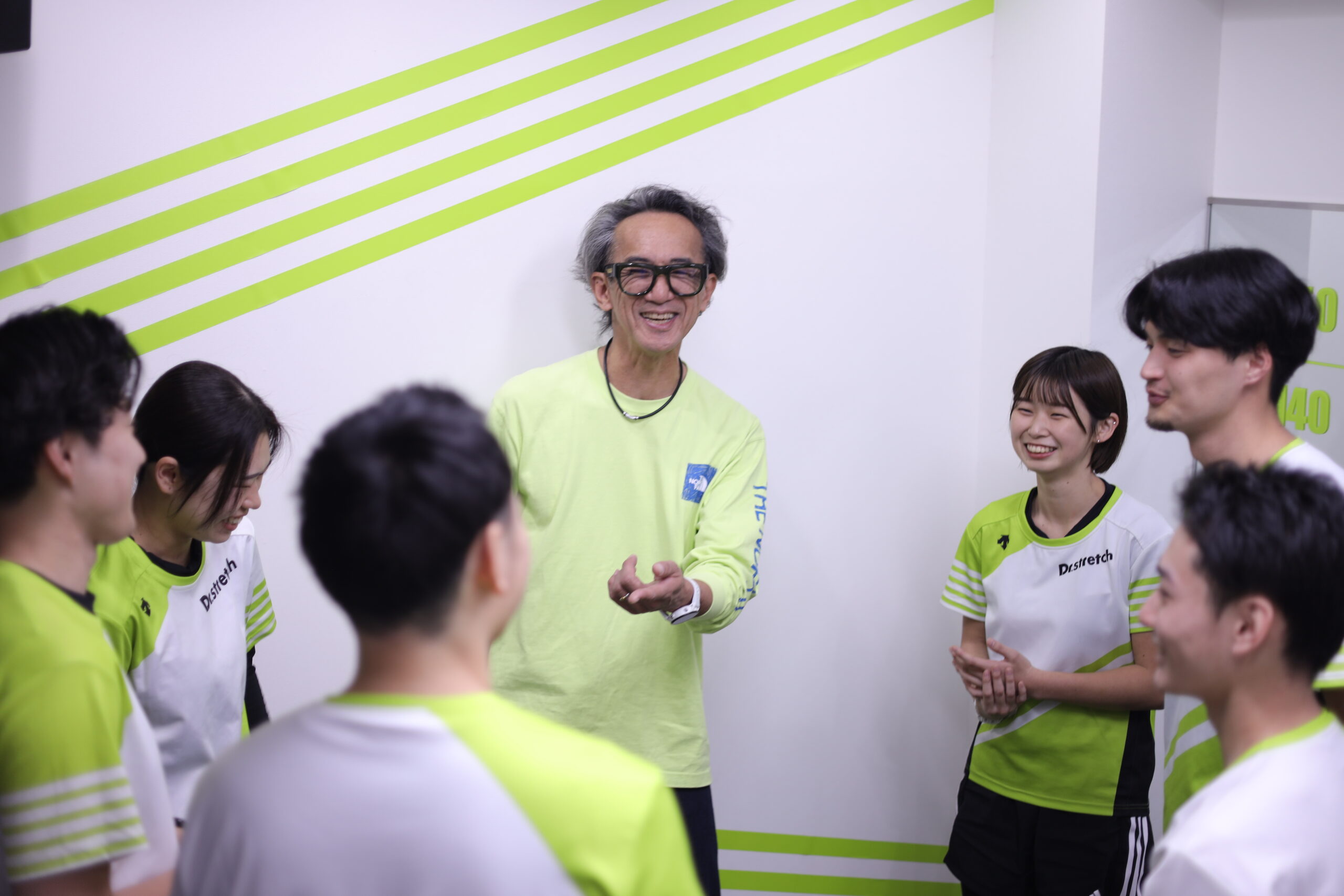 Dr.ストレッチ店舗で働く採用LPを見る前の整理を新卒が応募前に整理する方法に関連するソフネットジャパン / Dr.ストレッチ / ヘアーランドのスタッフ・トレーナーの写真 1