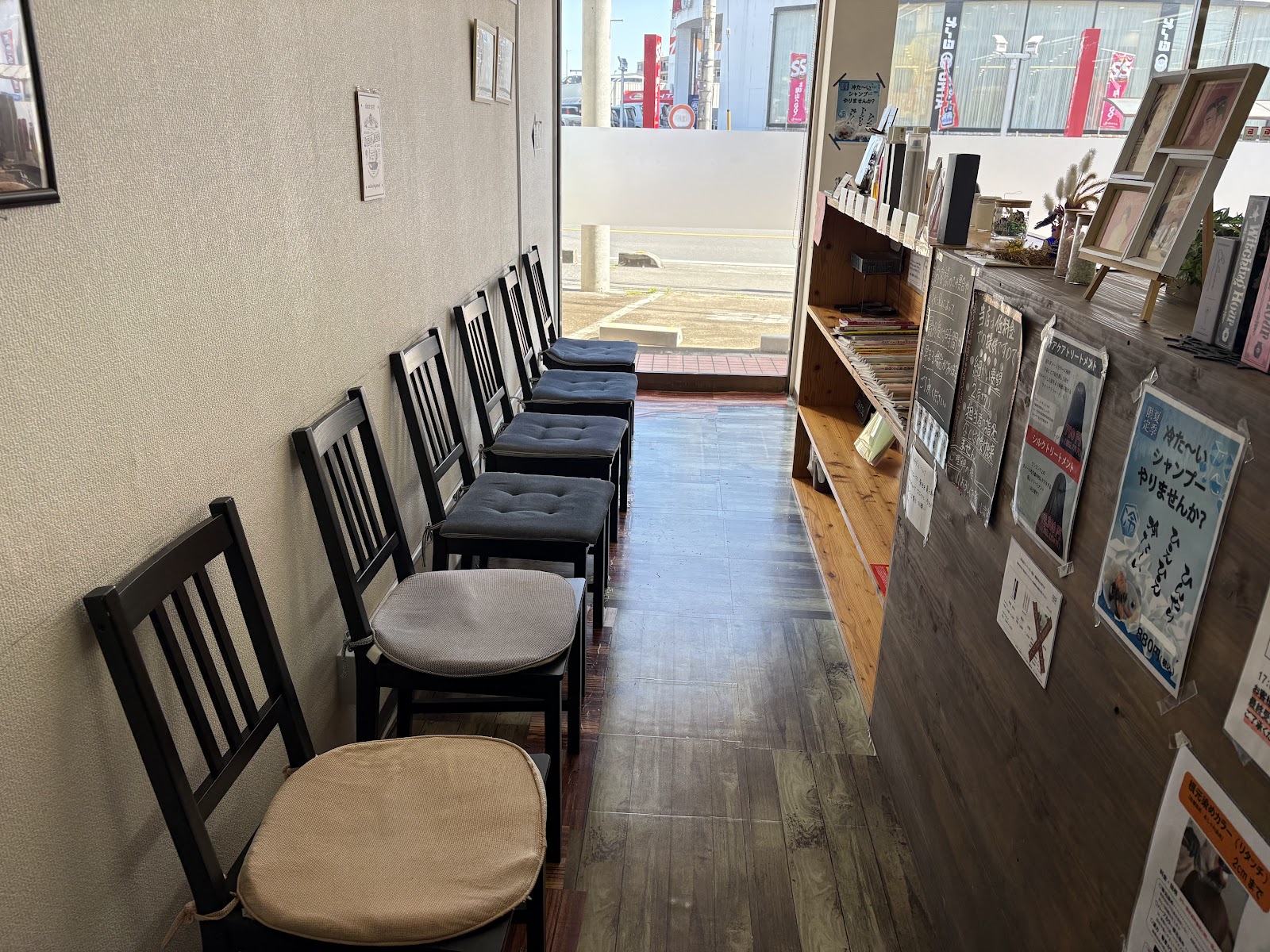狭山で初めて美容室を利用する方へ ヘアーランド狭山店の来店前確認ポイントに関連するソフネットジャパン / Dr.ストレッチ / ヘアーランドのヘアーランド狭山店の店舗・雰囲気の写真 1