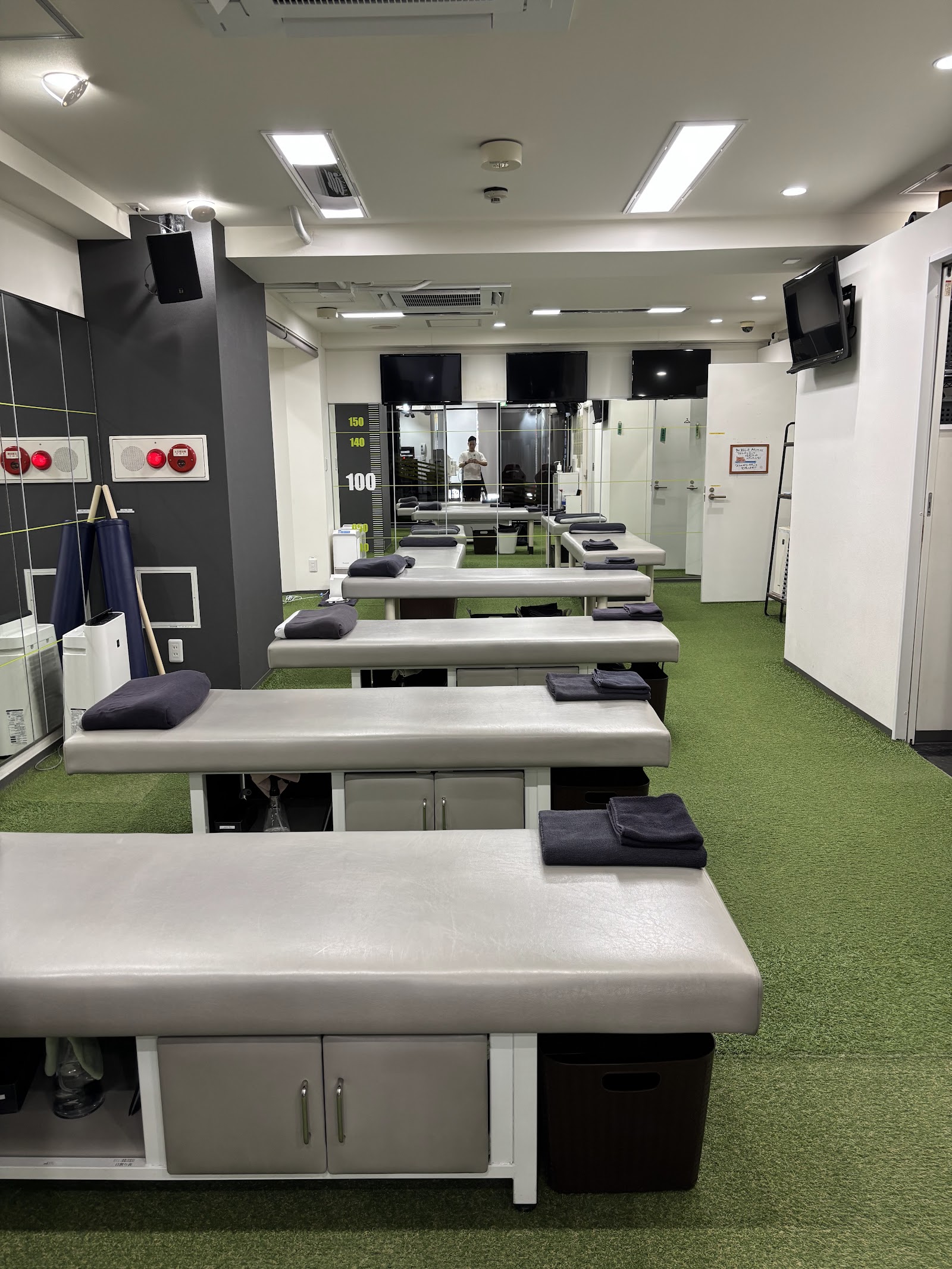 立川で肩まわりのこわばりを考える方へ Dr.ストレッチ立川南口店の予約前確認ポイントに関連するソフネットジャパン / Dr.ストレッチ / ヘアーランドの立川南口店のストレッチ・店舗の写真 1