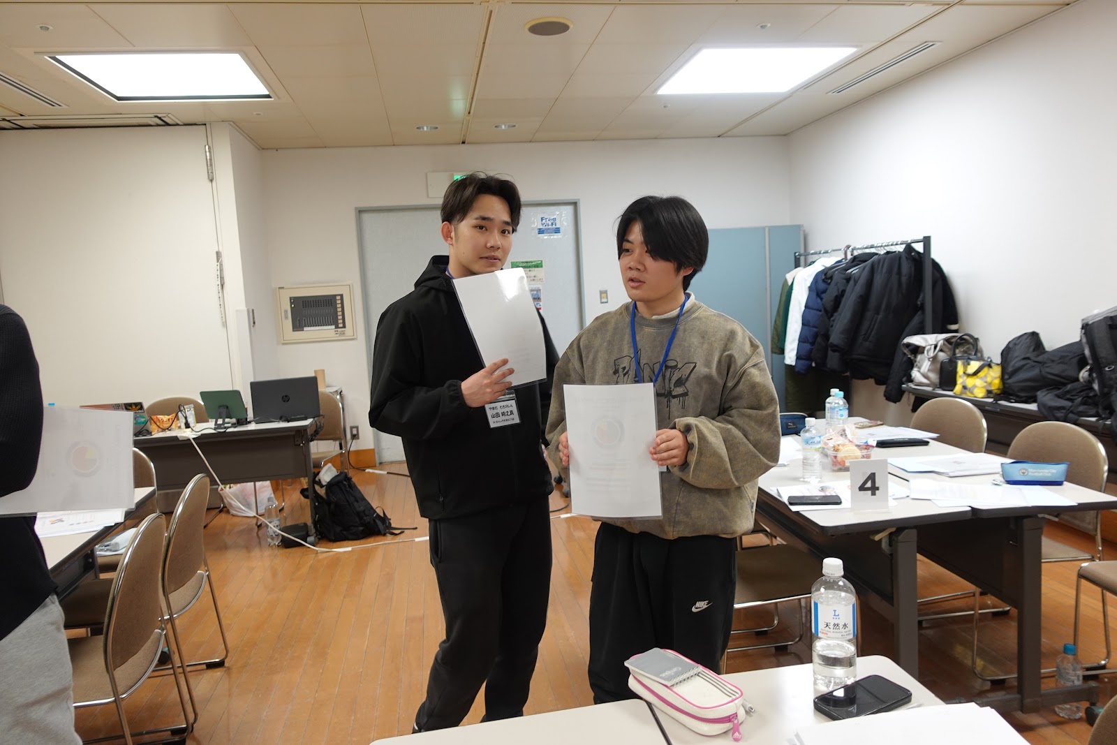 座る時間が長い日に取り入れるセルフストレッチ|無理なく始める順番に関連するソフネットジャパン / Dr.ストレッチ / ヘアーランドの研修・接客の写真 1