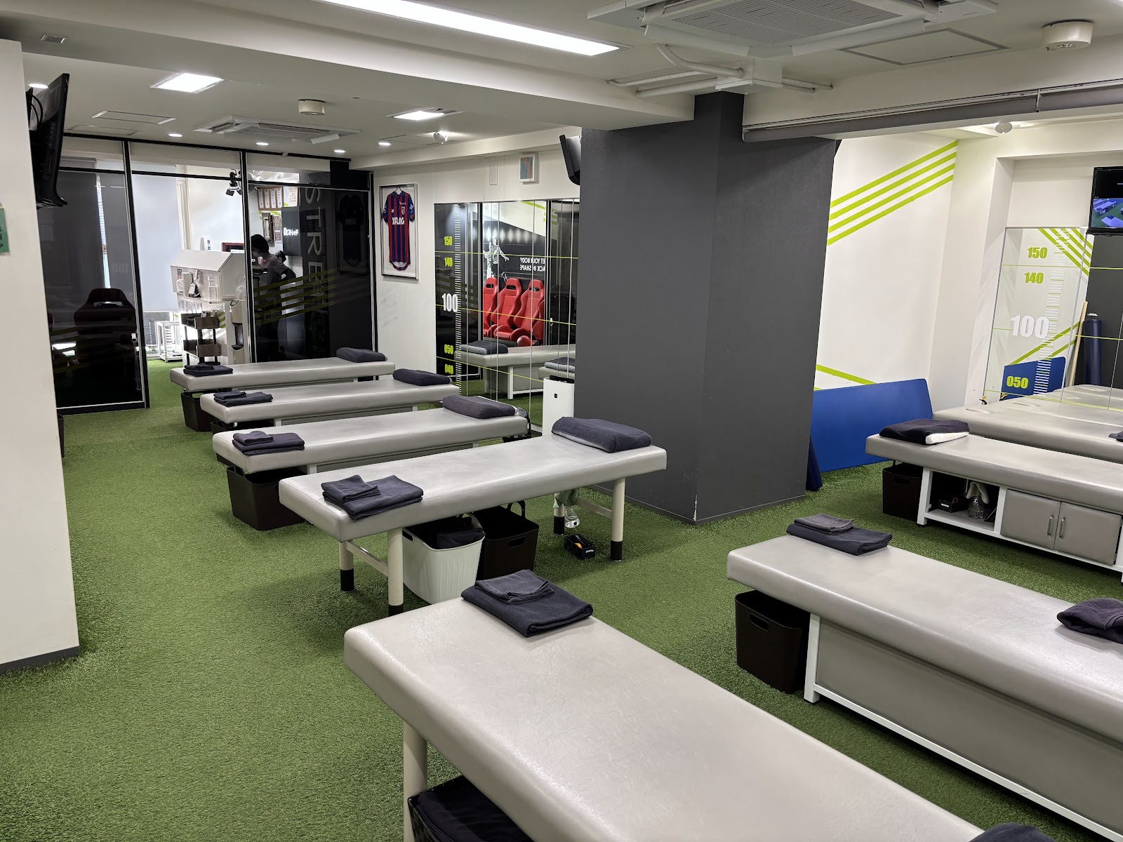 立川で肩まわりのこわばりを考える方へ Dr.ストレッチ立川南口店の予約前確認ポイントに関連するソフネットジャパン / Dr.ストレッチ / ヘアーランドの立川南口店のストレッチ・店舗の写真 2