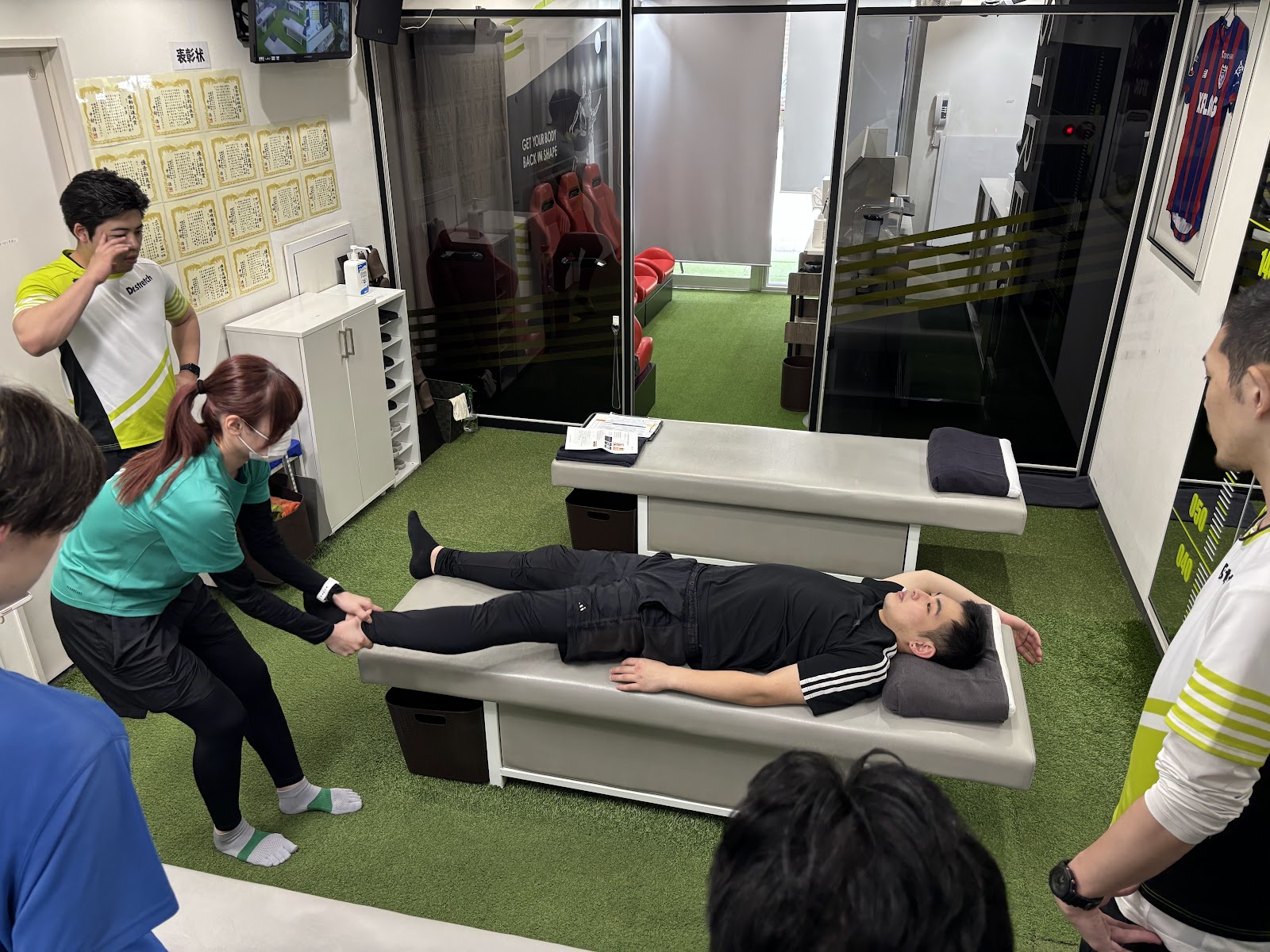 立川でデスクワークで同じ姿勢が続いた後に体を整えたい方へ Dr.ストレッチ立川南口店の予約前確認ポイントに関連するソフネットジャパン / Dr.ストレッチ / ヘアーランドの立川南口店の外観・景色の写真 3