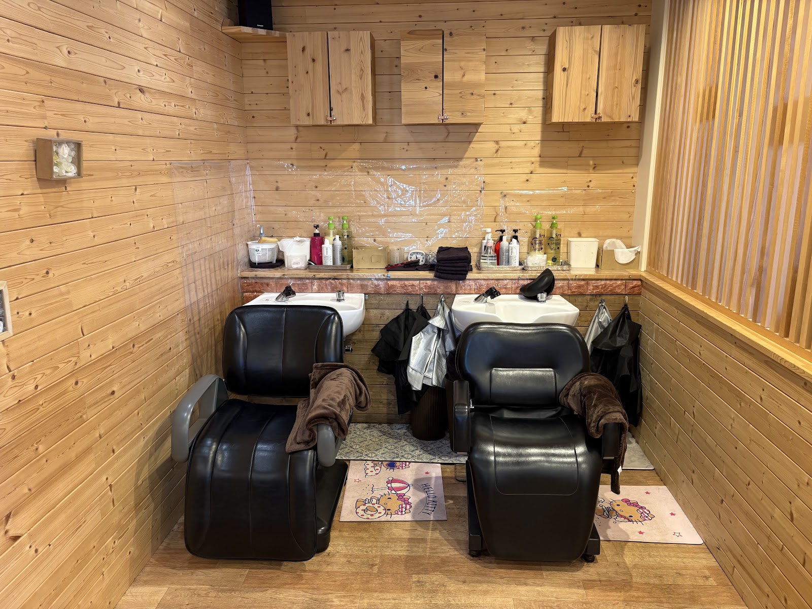 ヘアーランドあきる野店を訪れる前に|あきる野で営業時間と定休日を確認して美容室を選びたい方の店舗ガイドに関連するソフネットジャパン / Dr.ストレッチ / ヘアーランドのヘアーランドあきる野店の店舗・雰囲気の写真 3