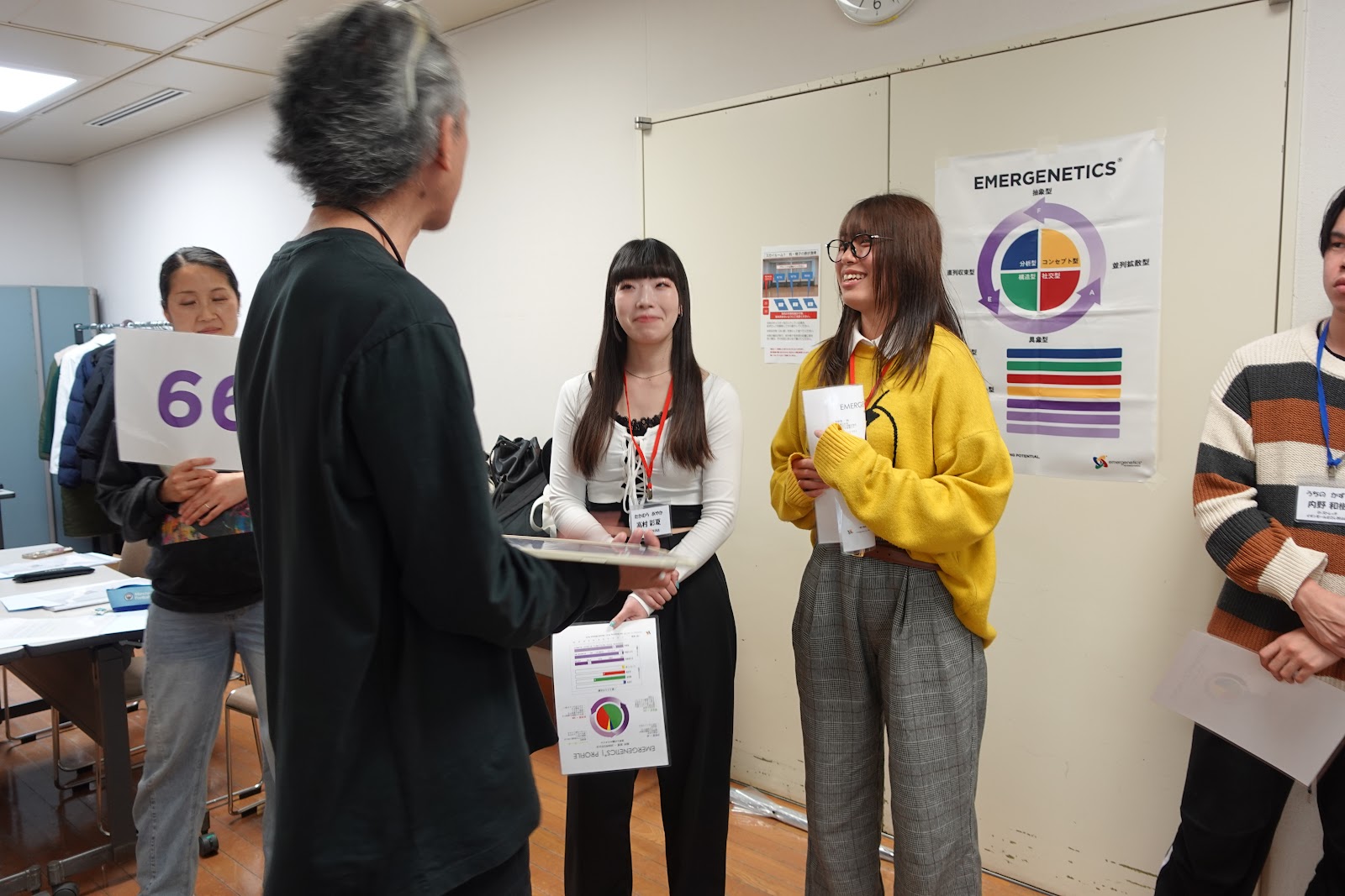 朝の支度前に取り入れるセルフストレッチ|無理なく始める順番に関連するソフネットジャパン / Dr.ストレッチ / ヘアーランドの研修・接客の写真 3